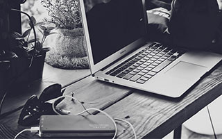 樊振东德甲比赛腾空爆冲，飞天大熊猫